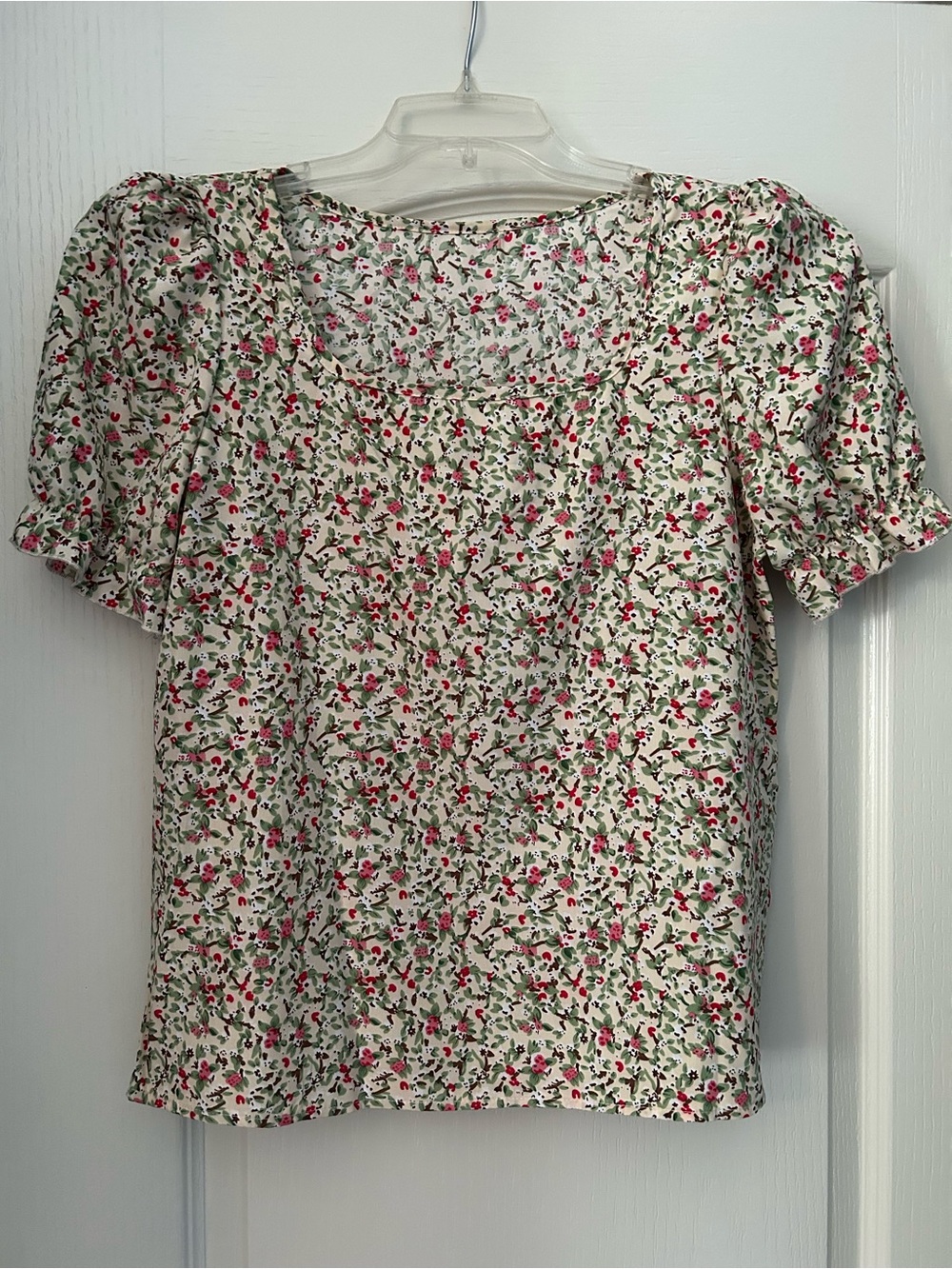 Bundle of 4 Emery Rose floral tops, M - Picture 2 of 5